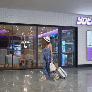 Yotelair Airport, Duty Free - International Transit Area *** Istambul